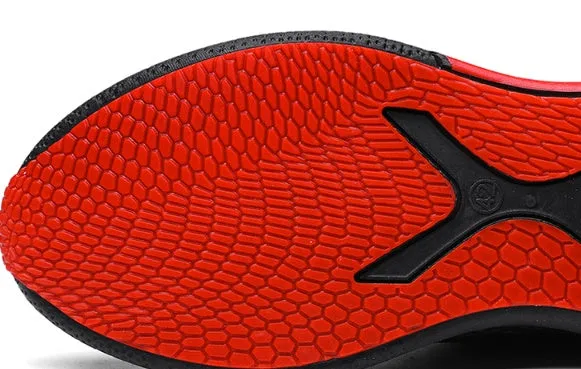 Fly-woven breathable low-top running shoes