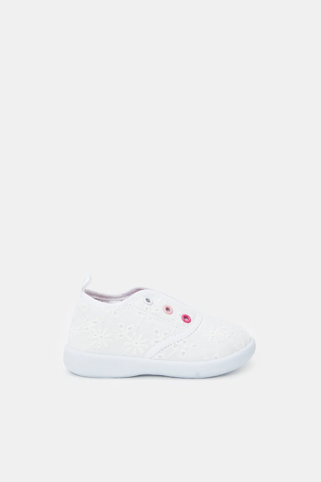 Girls White Embroidered Pump