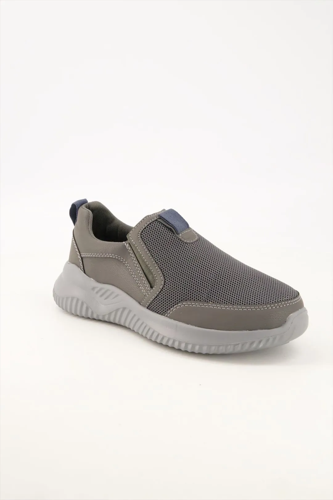 men gray sports shoes