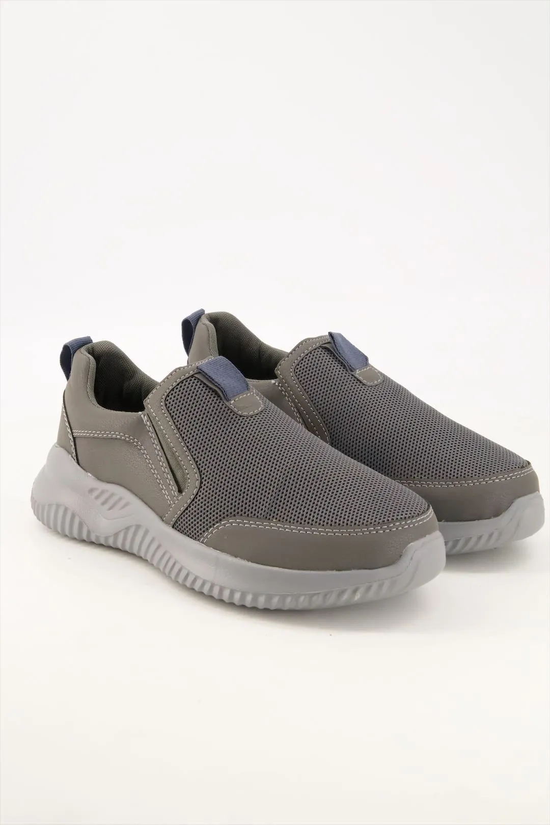 men gray sports shoes