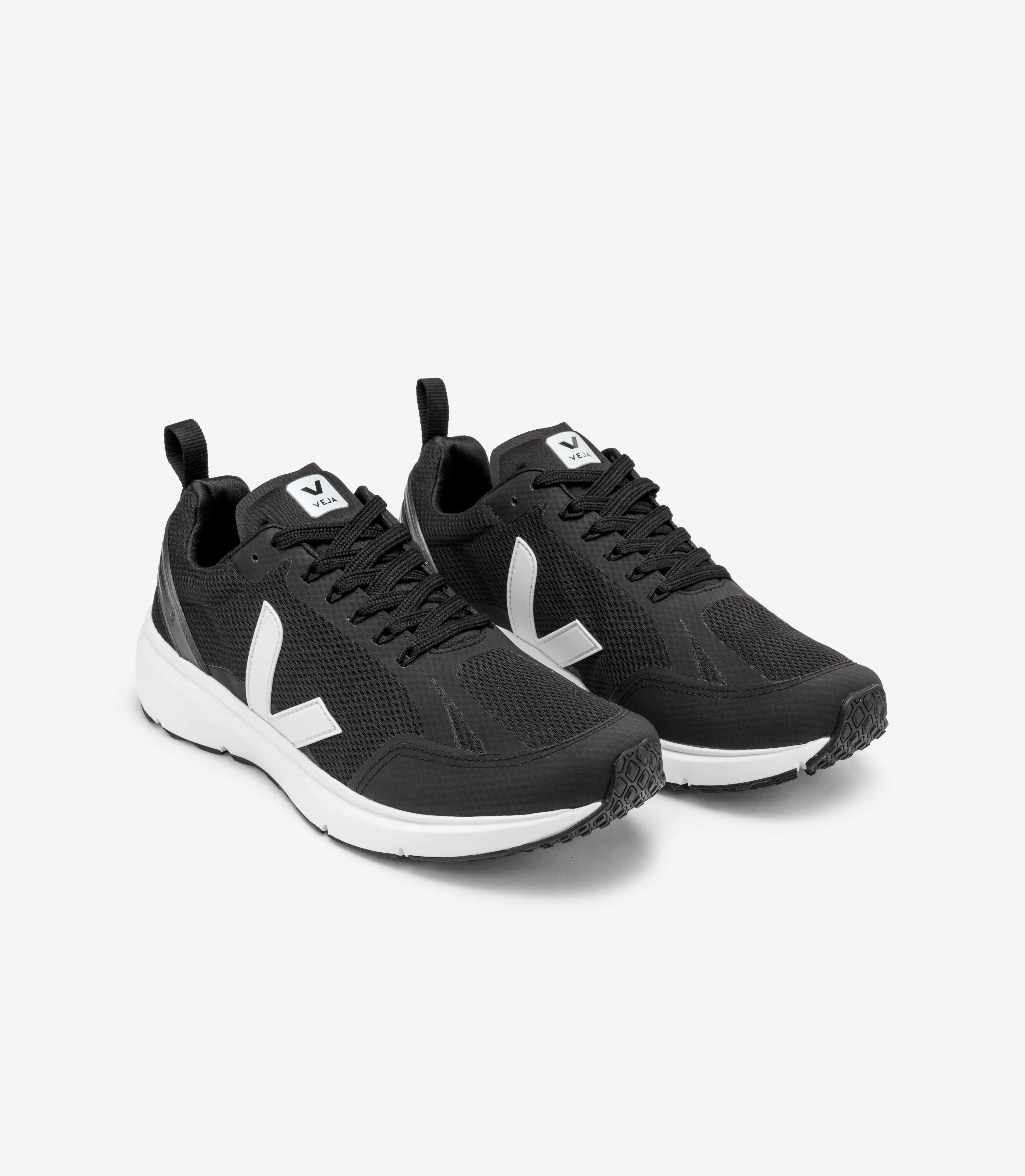 Veja - Condor 2 Alveomesh Sneaker in Black White